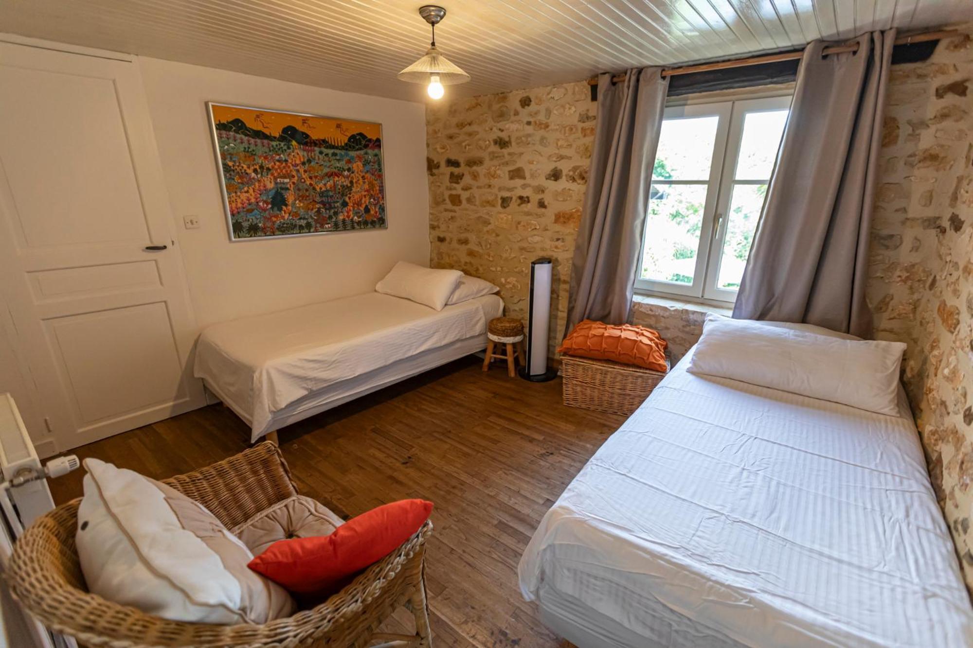 Les Bernardies Simeyrols Habitación foto